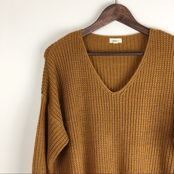 debut Sweaters - Debut Oversized V-Neck Slouchy Sweater Size M/L